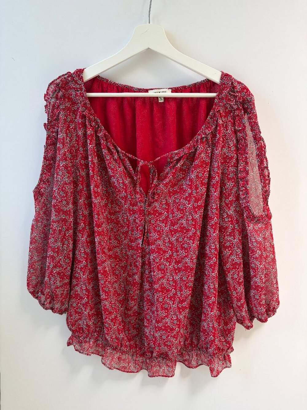 Max Studio Blouse, open shoulder pretty details, size XL, excellent condition